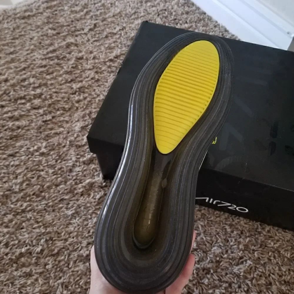 NIB Nike Air 720 - Picture 4 of 7